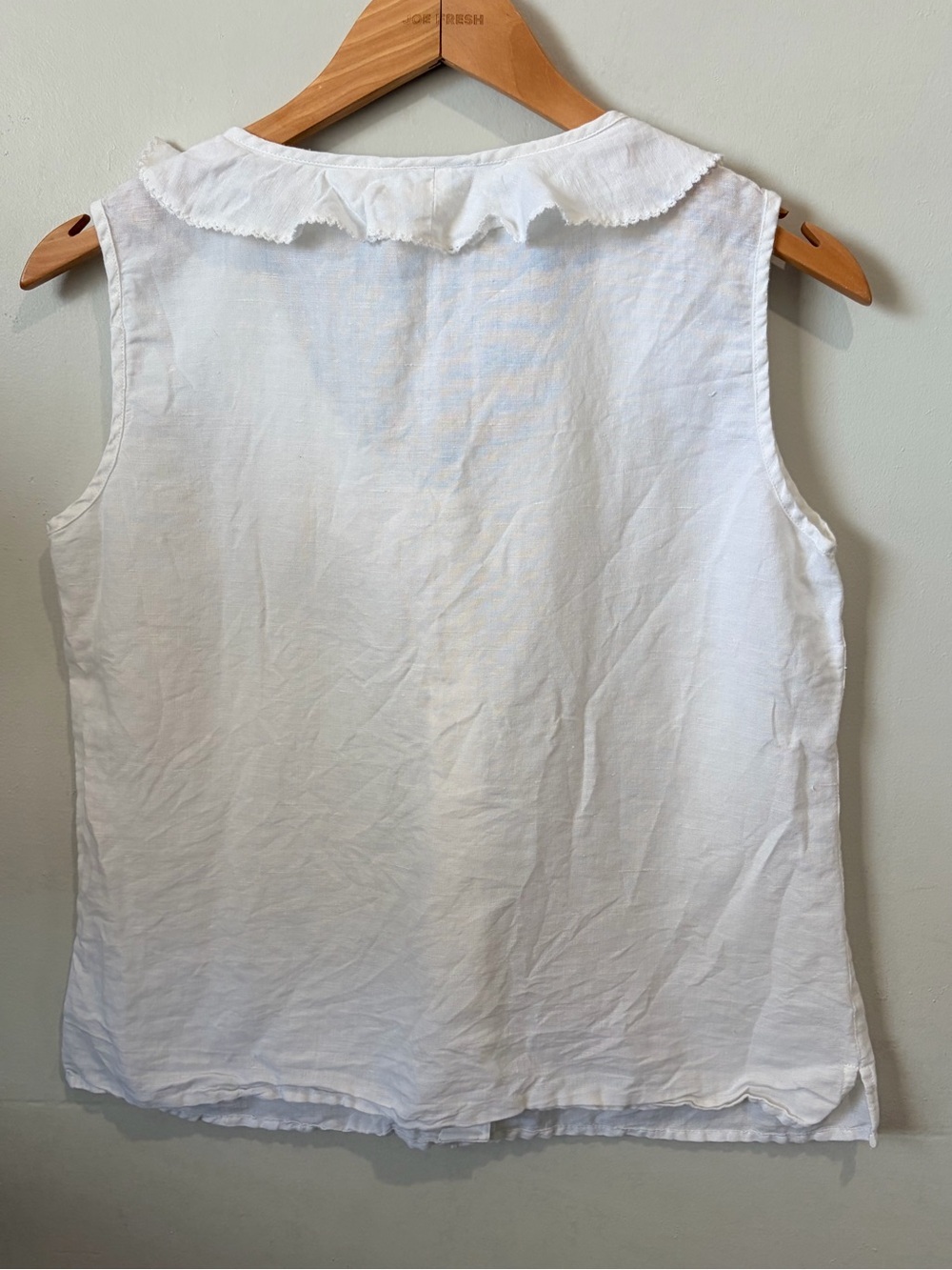 Vintage White Linen Blend Sleeveless Blouse 10 Ruffle Collar Cottagecore - Picture 2 of 7